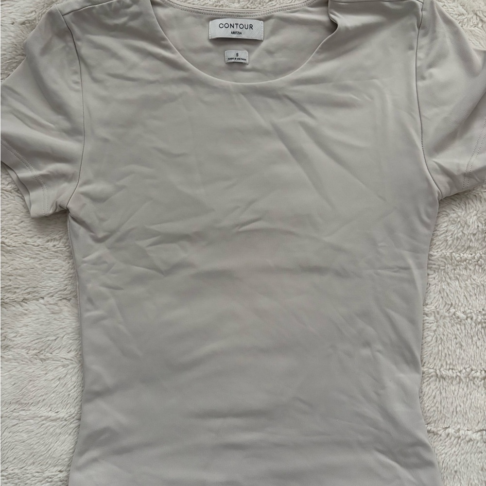Aritzia Contour Cream Short Sleeve Tee